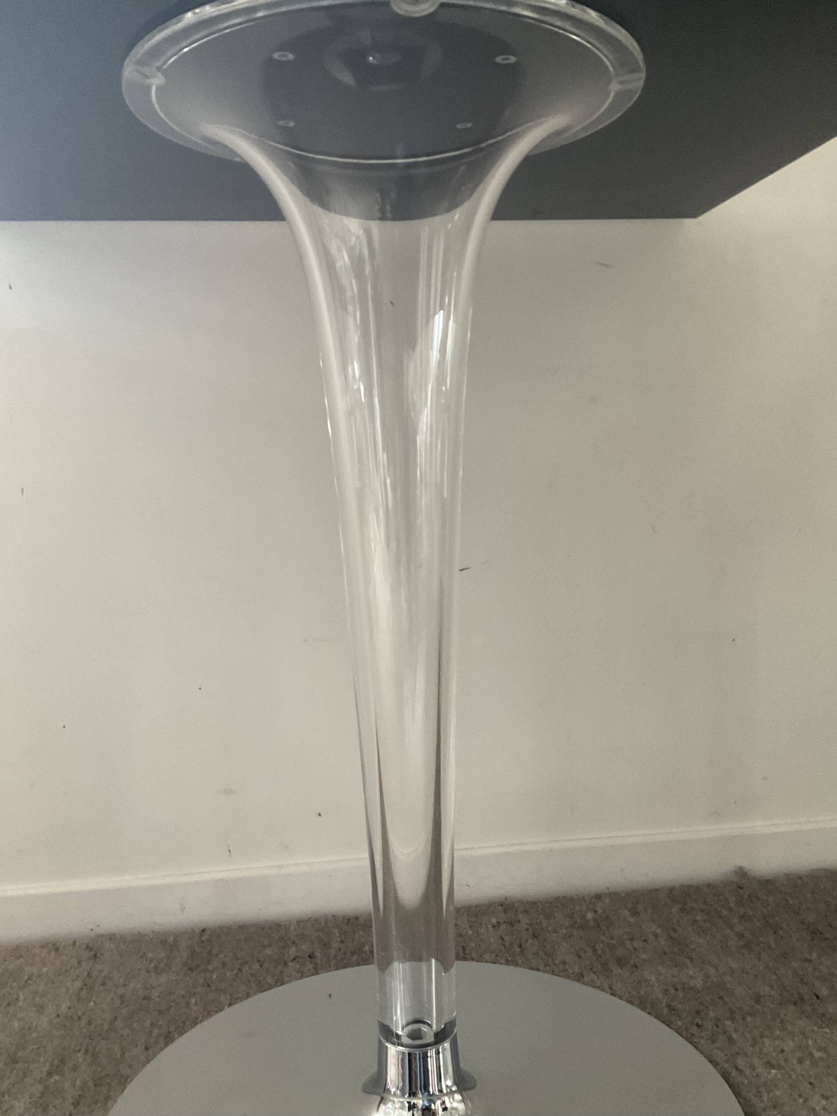 Ensemble Philippe Starck Kartell table à manger Top Top et 2 fauteuils Louis Ghost