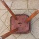 Tabouret tripode brutaliste