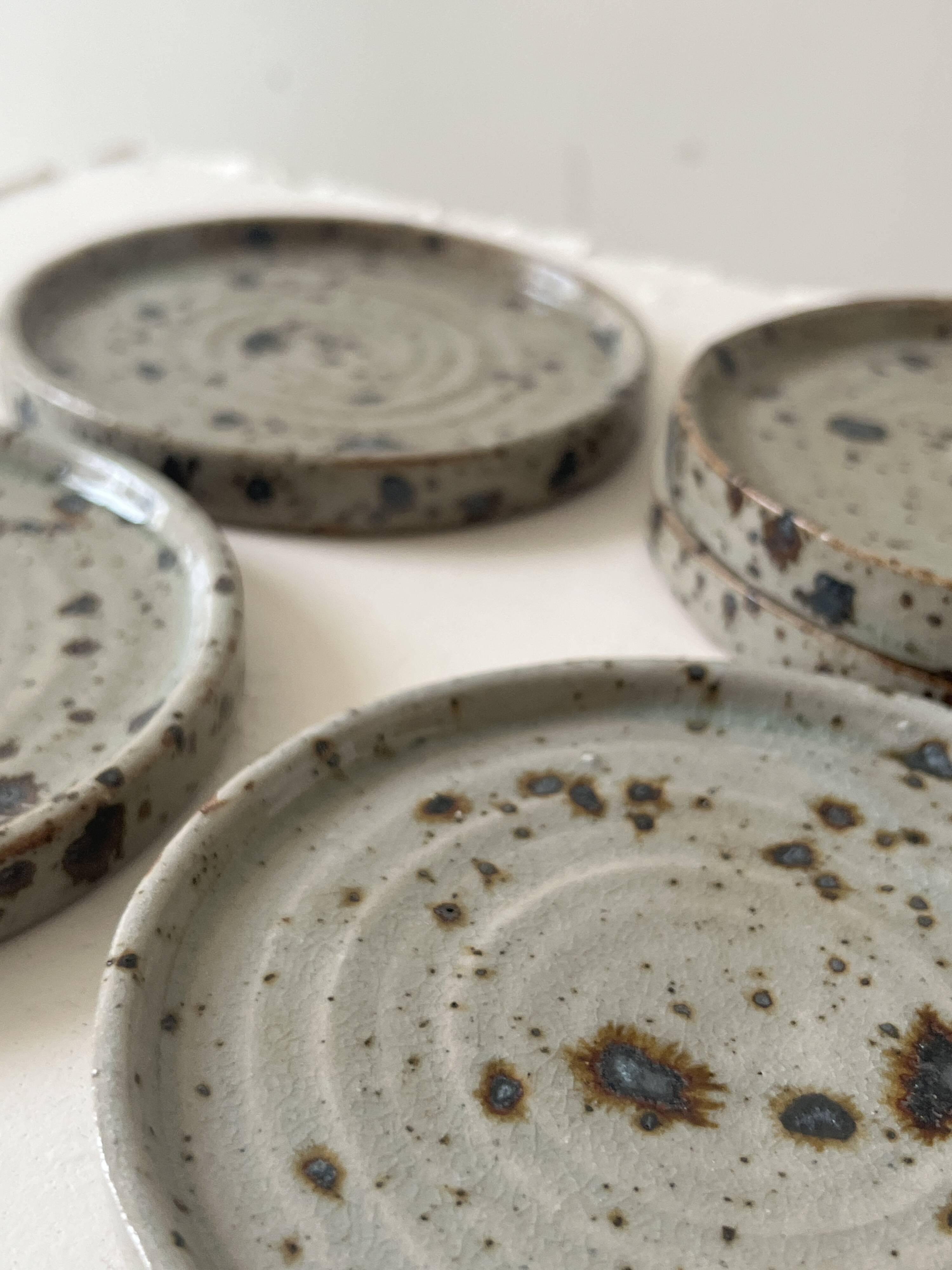 Set of 5 dessert plates in ceramic (workshop pyritic stoneware) circa 1970.