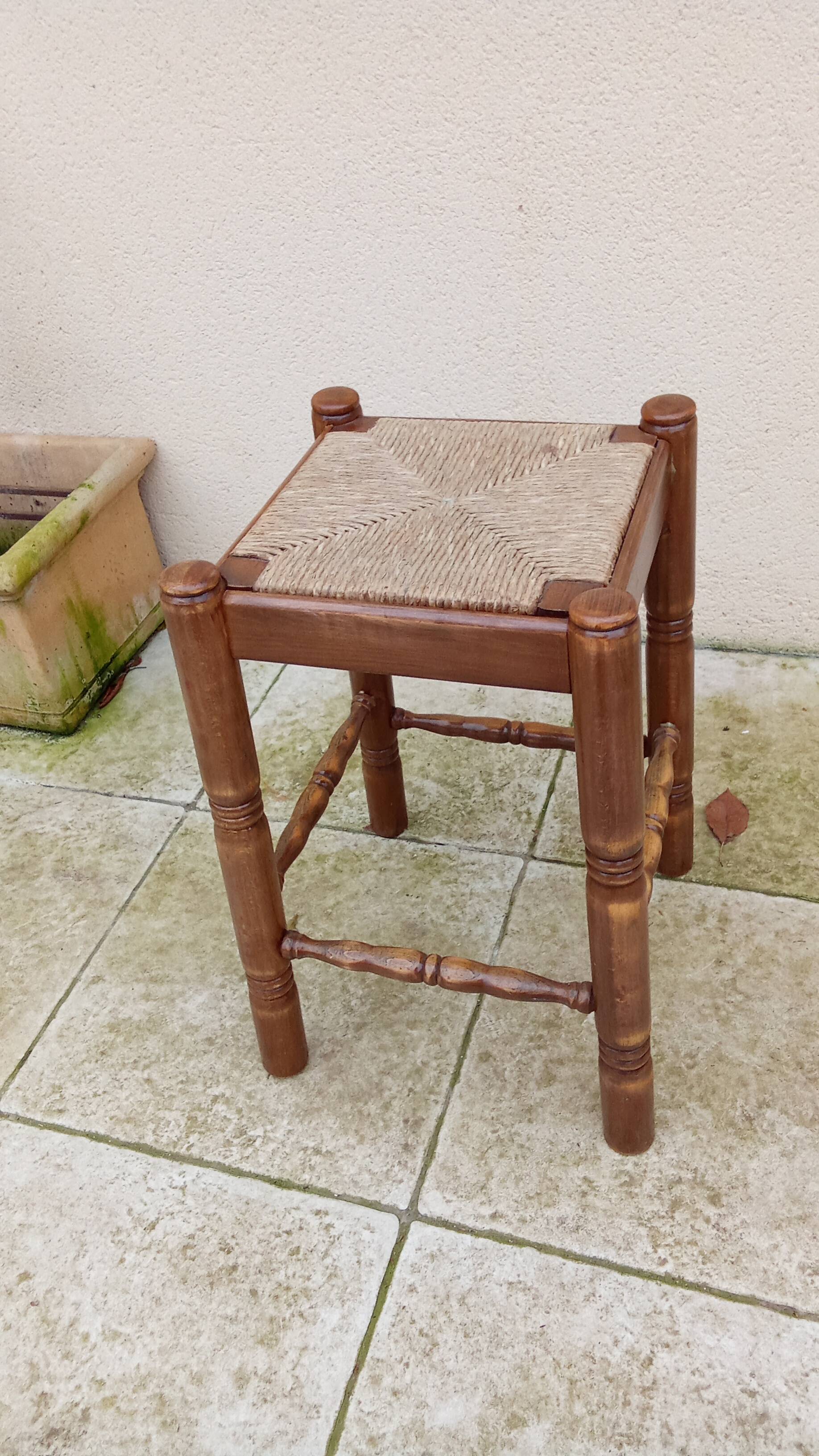 Tabouret haut vintage en paille et bois