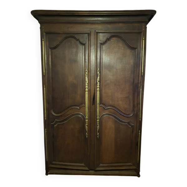 Tres grande armoire ancienne