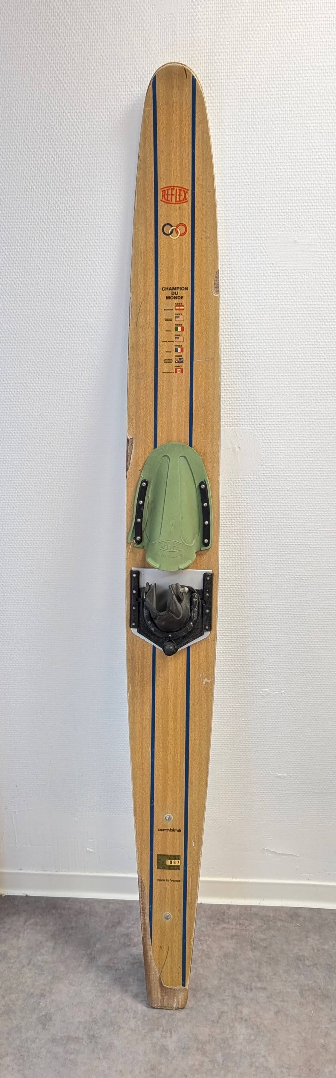 Vintage Reflex water skis