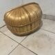 Vintage curved wooden picnic basket with double lid — Style