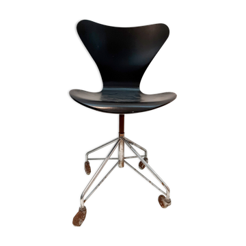 Arne Jacobsen's Seven Swivel Desk Chaide