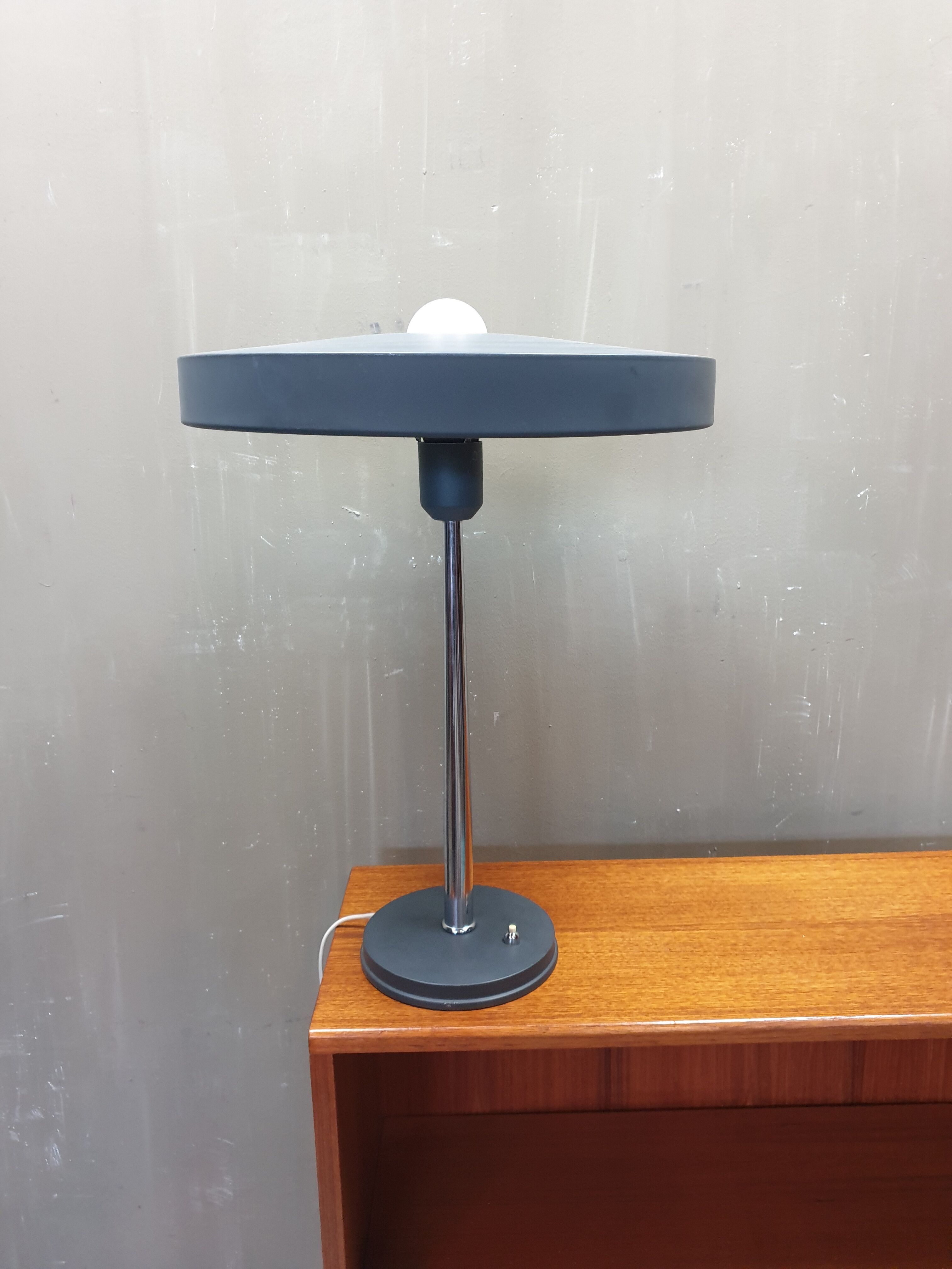 Vintage Louis Kalff Design Timor table lamp Philips