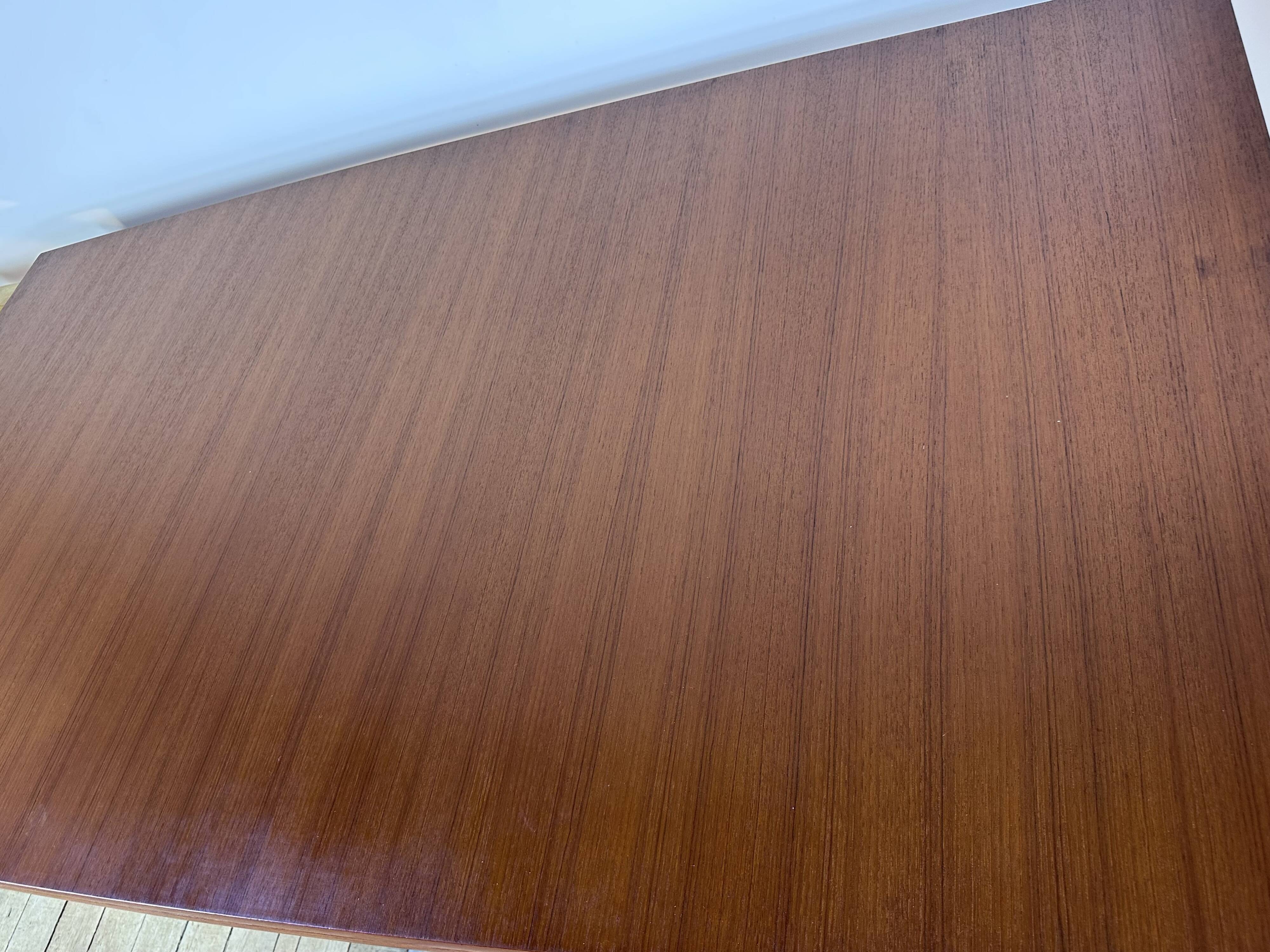 Scandinavian style extending teak table, French manufacture, 1960s