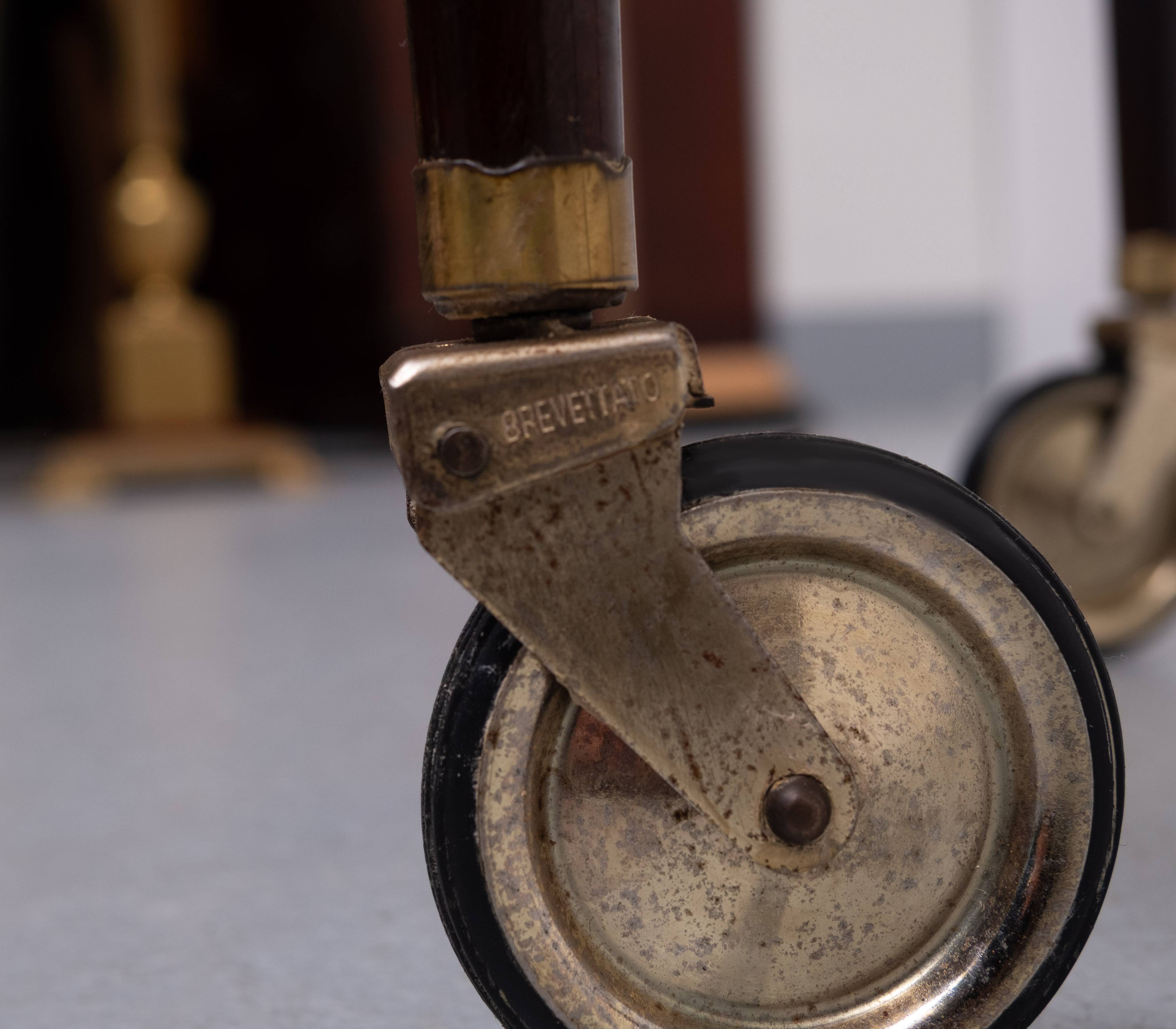 Ico Parisi Ebonized walnut wood serving card 1950s