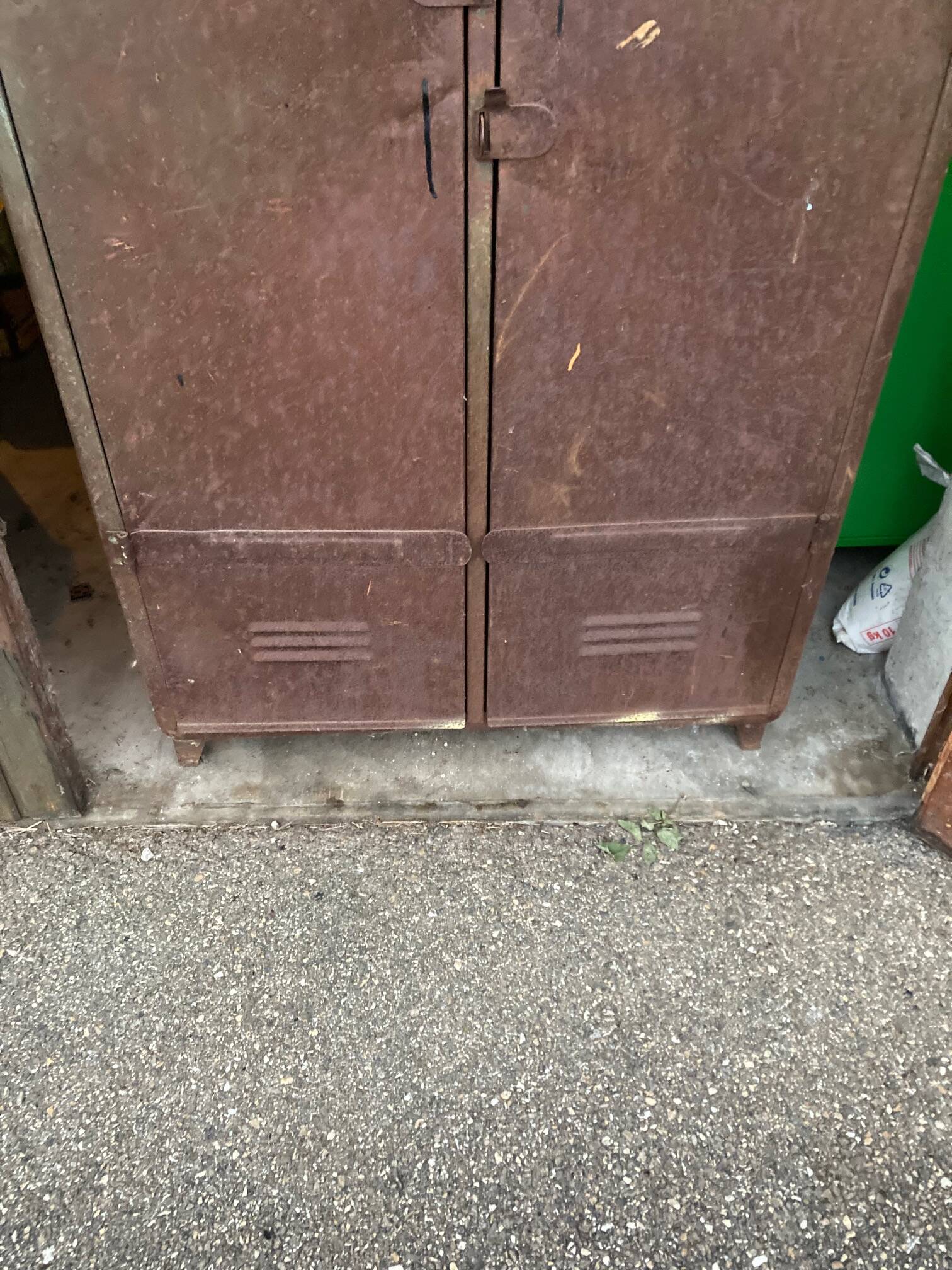 industrial cloakroom