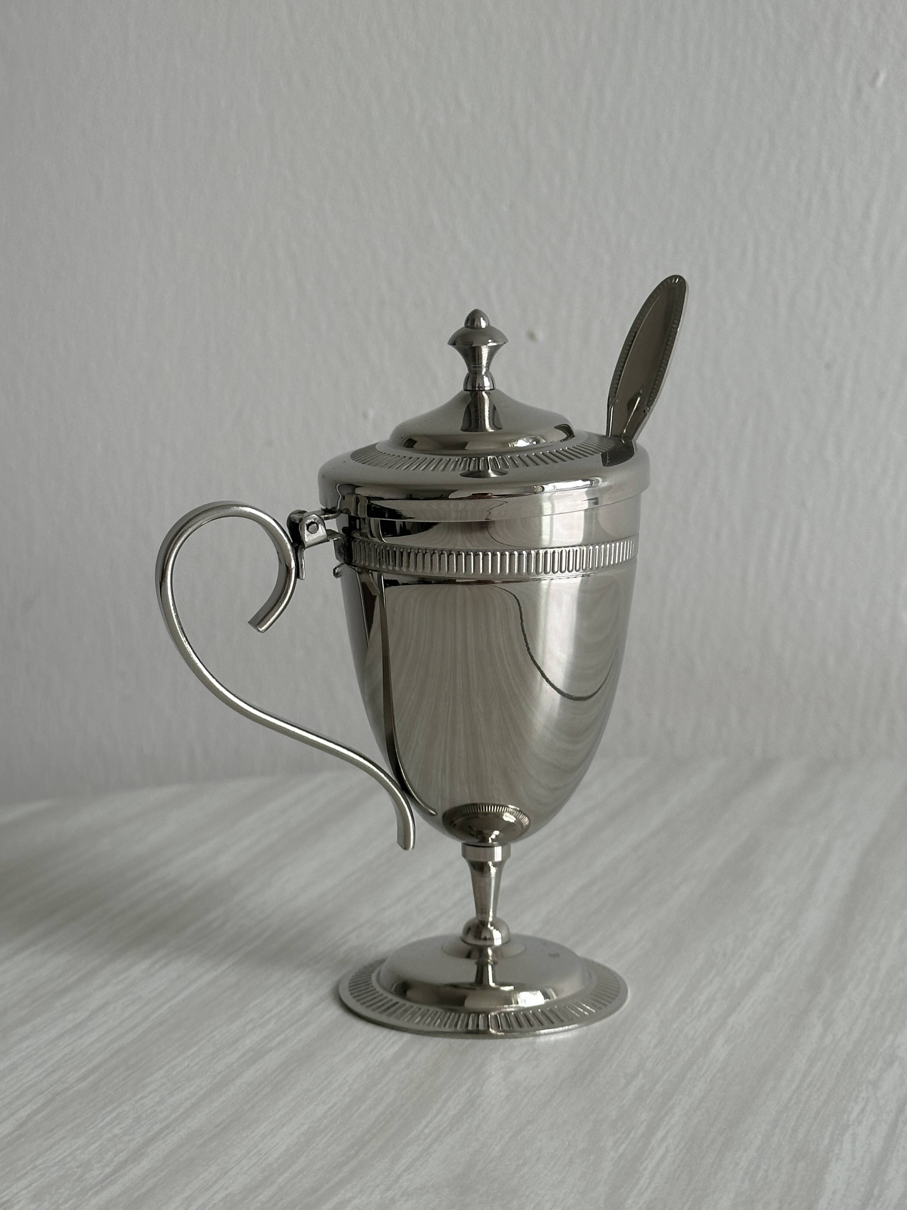 Sucrier, petit moutardier, pot à confiture