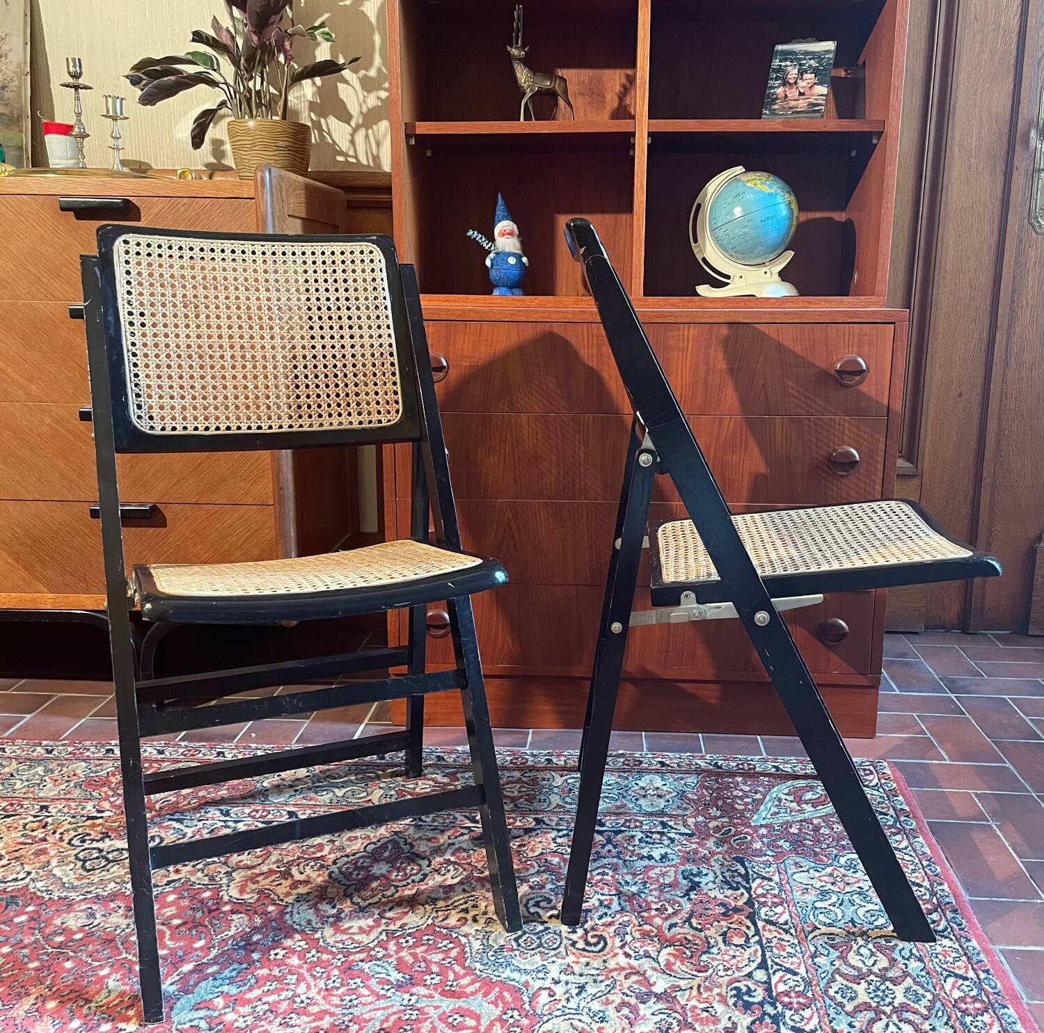 Folding cane chairs