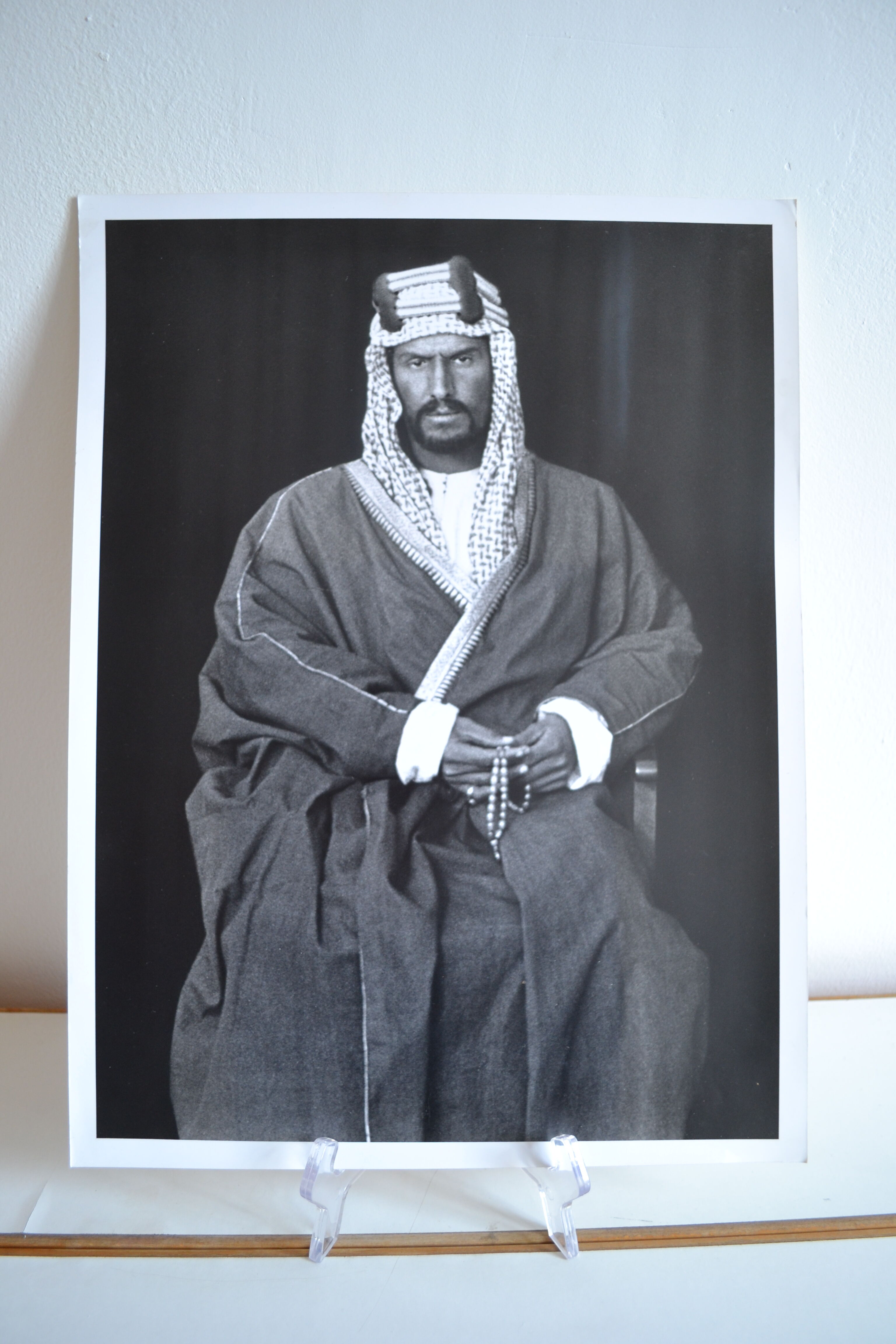 Anonymous silver photo arab man in traditional dress circa 1970