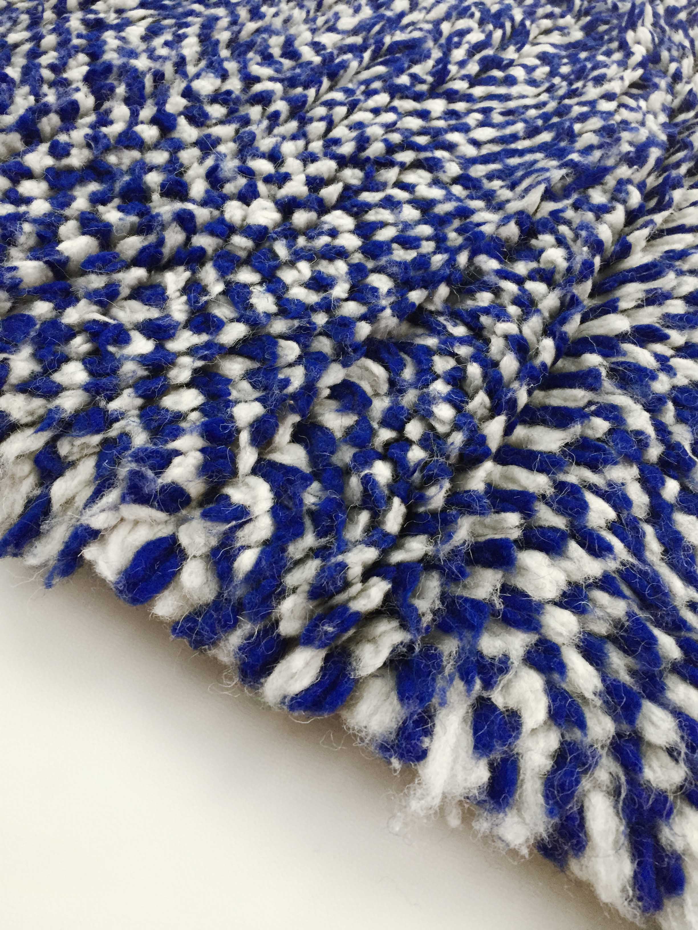 Moroccan Berber carpet Beni Ouarain ecru speckled blue majorelle 145x118cm