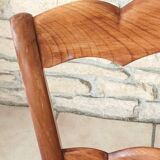 Chaise en bois ancienne