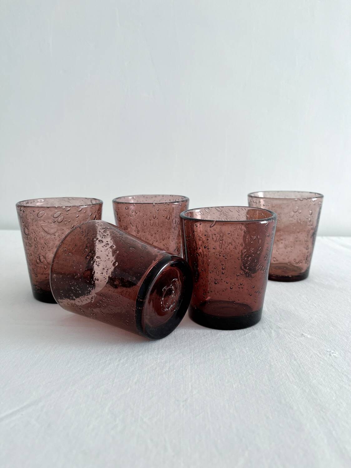 5 gobelets à eau en verre bullé violet vintage