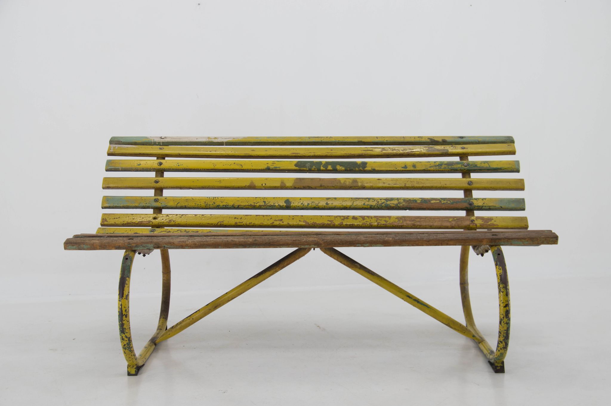 Banc vintage en bois et fer, années 1930