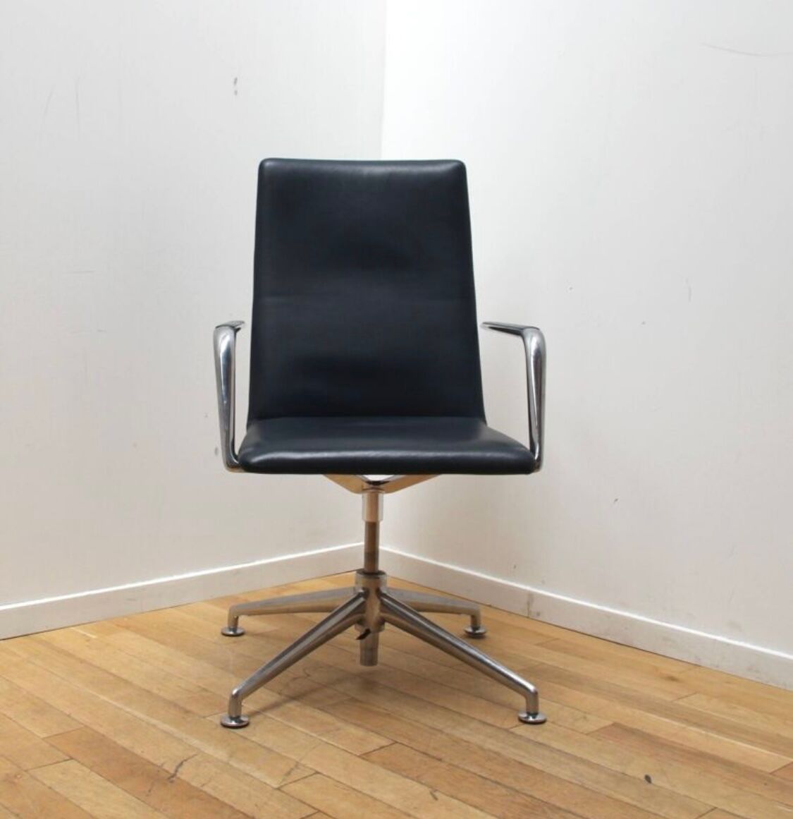 Office chair by Arrows