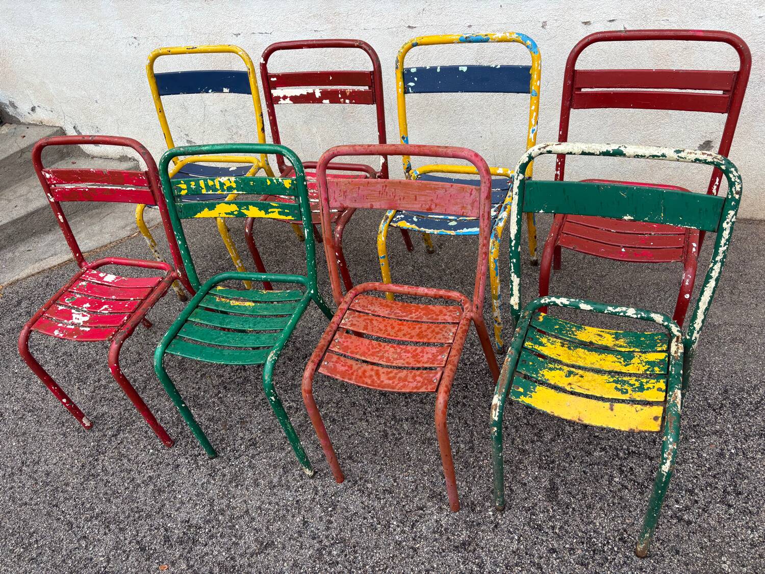 Suite de 8 chaises tolix dépareillées