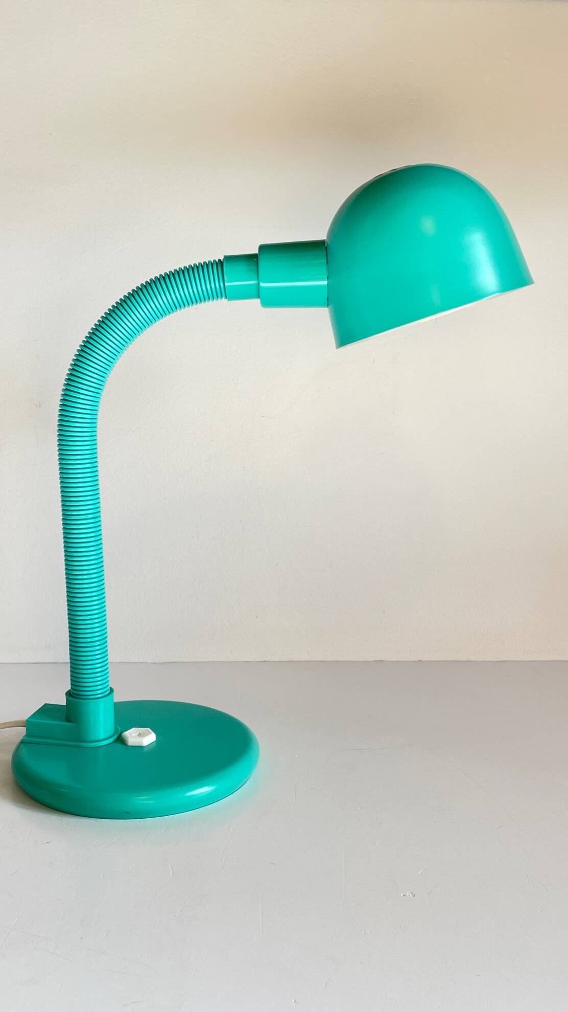 Lampe années 80 acier par aluminor