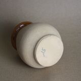 Two-tone sandstone pot