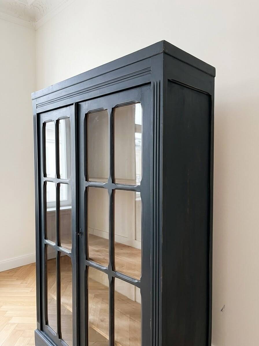 Armoire vitrine ancienne patinée