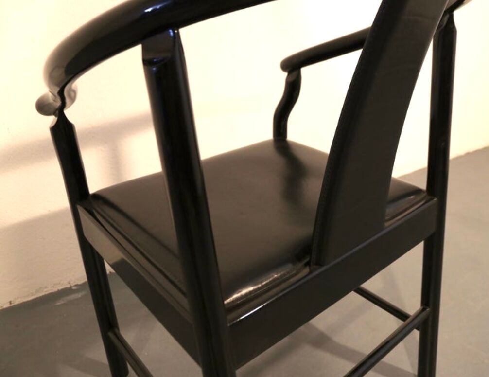 Set of 5 black lacquered leather dining chairs similar to China Chair Wegner