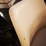 Table avec 5 chaises et 1 tabouret, d' Eero Saarinen pout Knoll