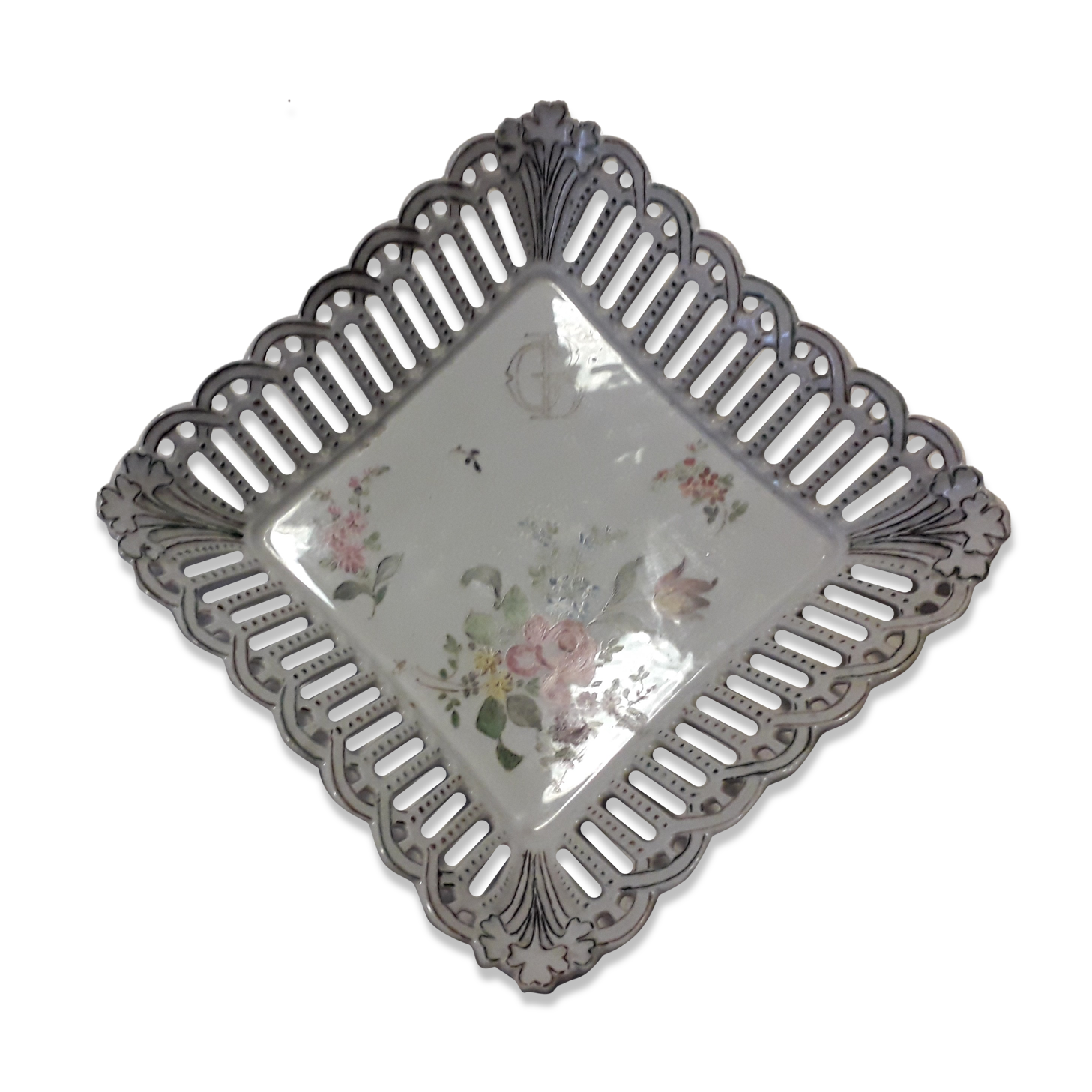 Fine porcelain fruit cup dish