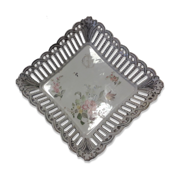 Fine porcelain fruit cup dish