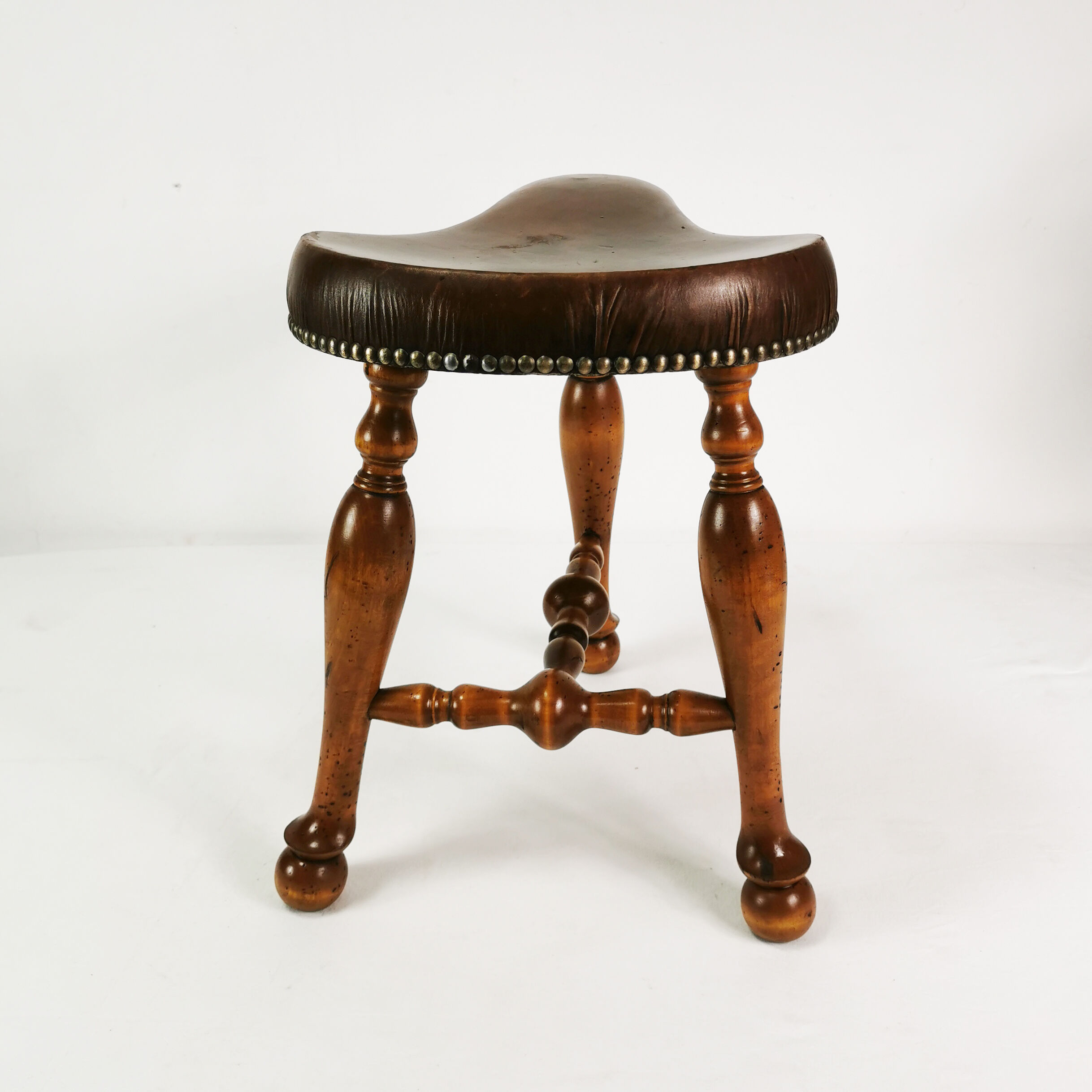 Victorian stool, Spain, 19th century.