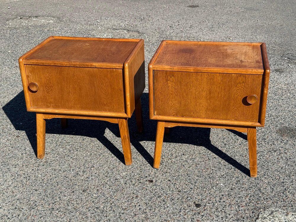 Set of 2 Danish oak bedside tables, 1940s