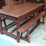 Farmhouse table and its 2 benches