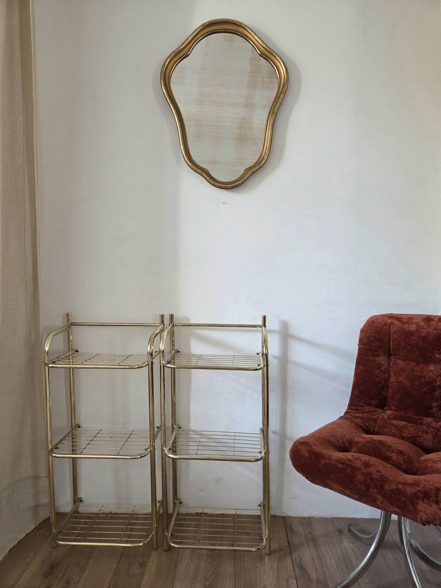 Paires d'étagères vintage en métal doré