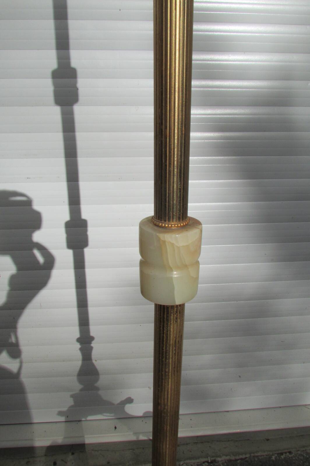 Vintage floor lamp in bronze, brass and onyx, tripod