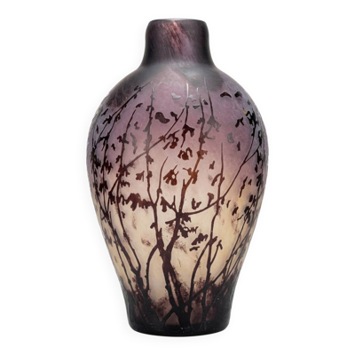 Vase en verre gravé à l'acide au décor de branches