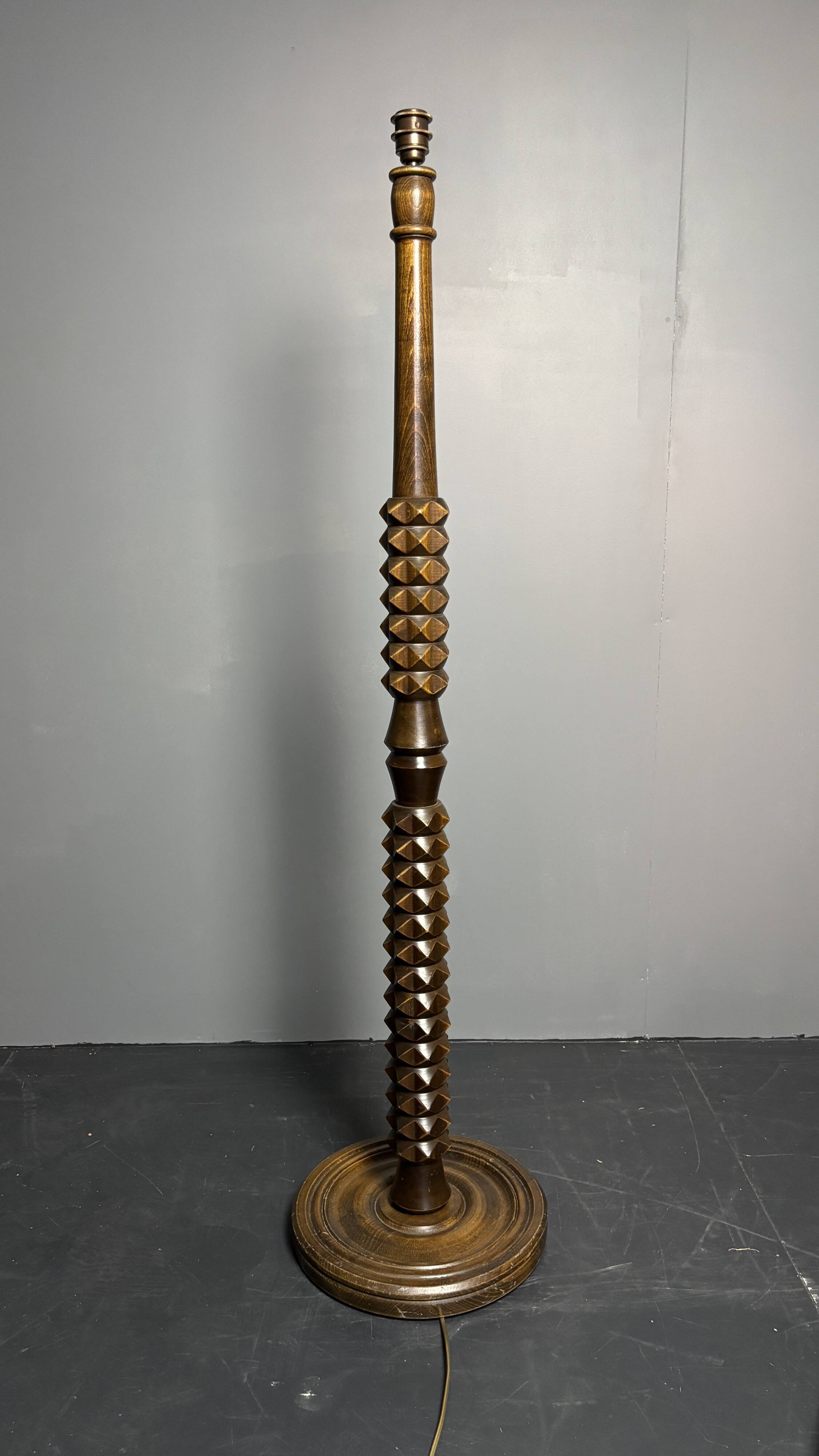Lampadaire brutaliste du milieu du siècle dans le style de Charles Dudouyt, années 1950.