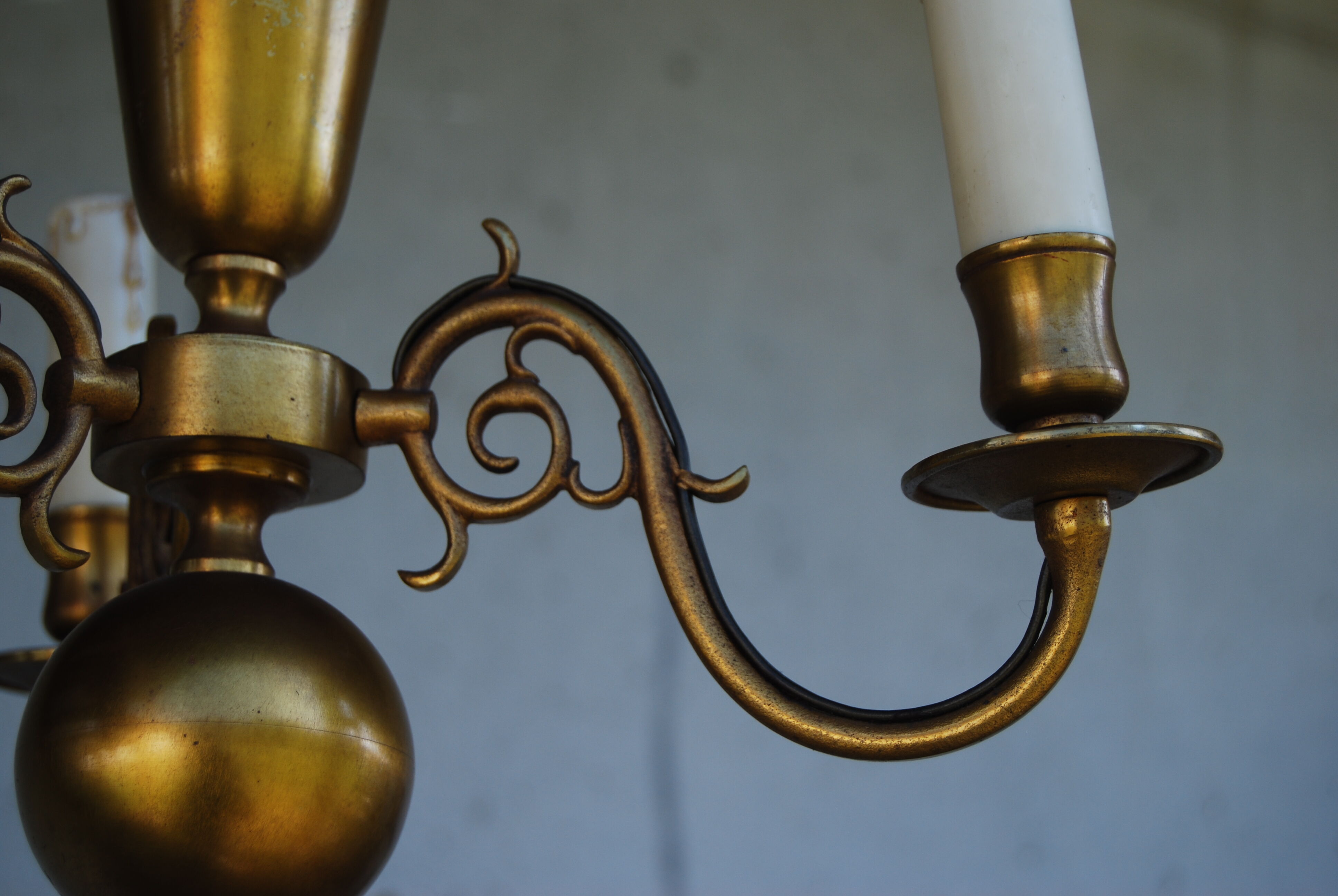 Dutch golden brass chandelier with 3 arms of light