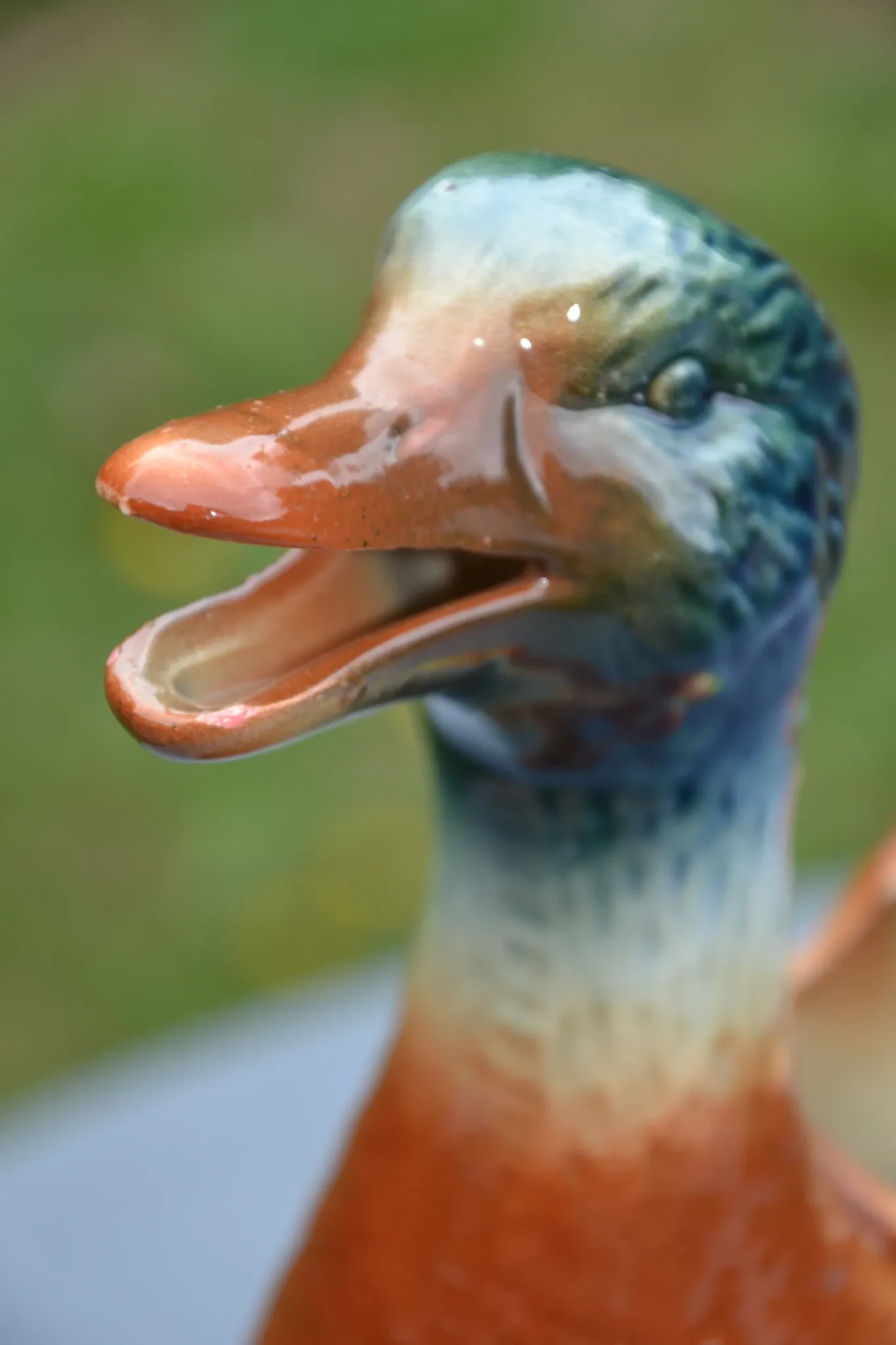 St Clément barbotine duck jug