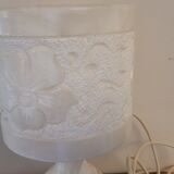 Lamp in veined white marble