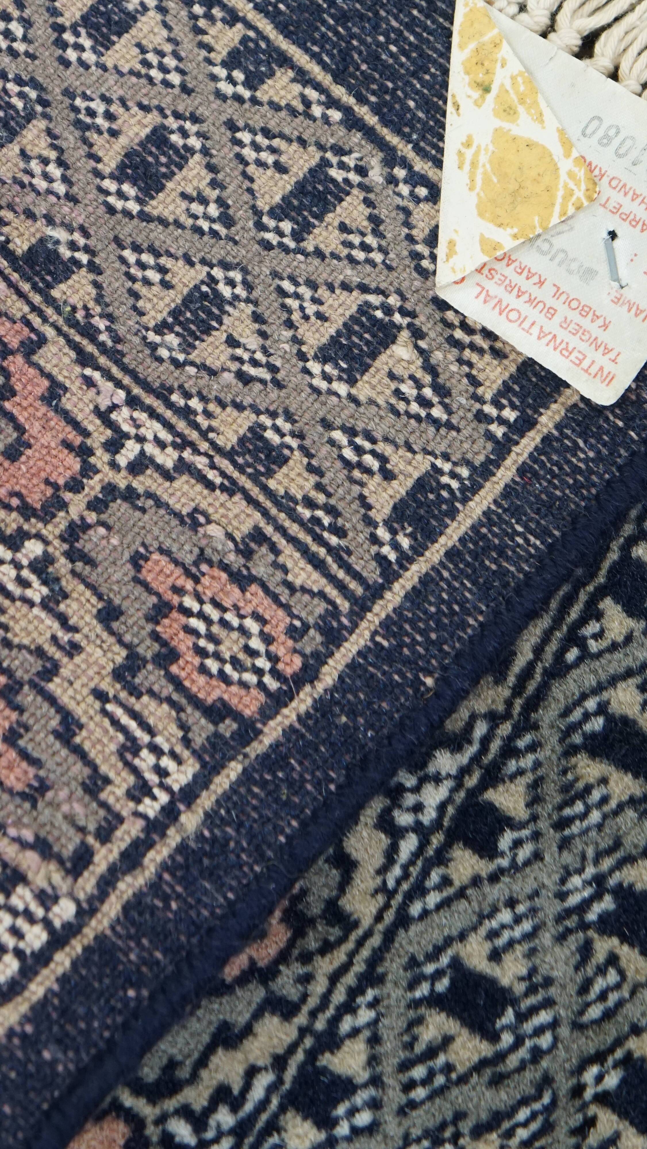 Tapis / Nappe en laine nouée à la main en bleu foncé et rouge – 47x46 cm