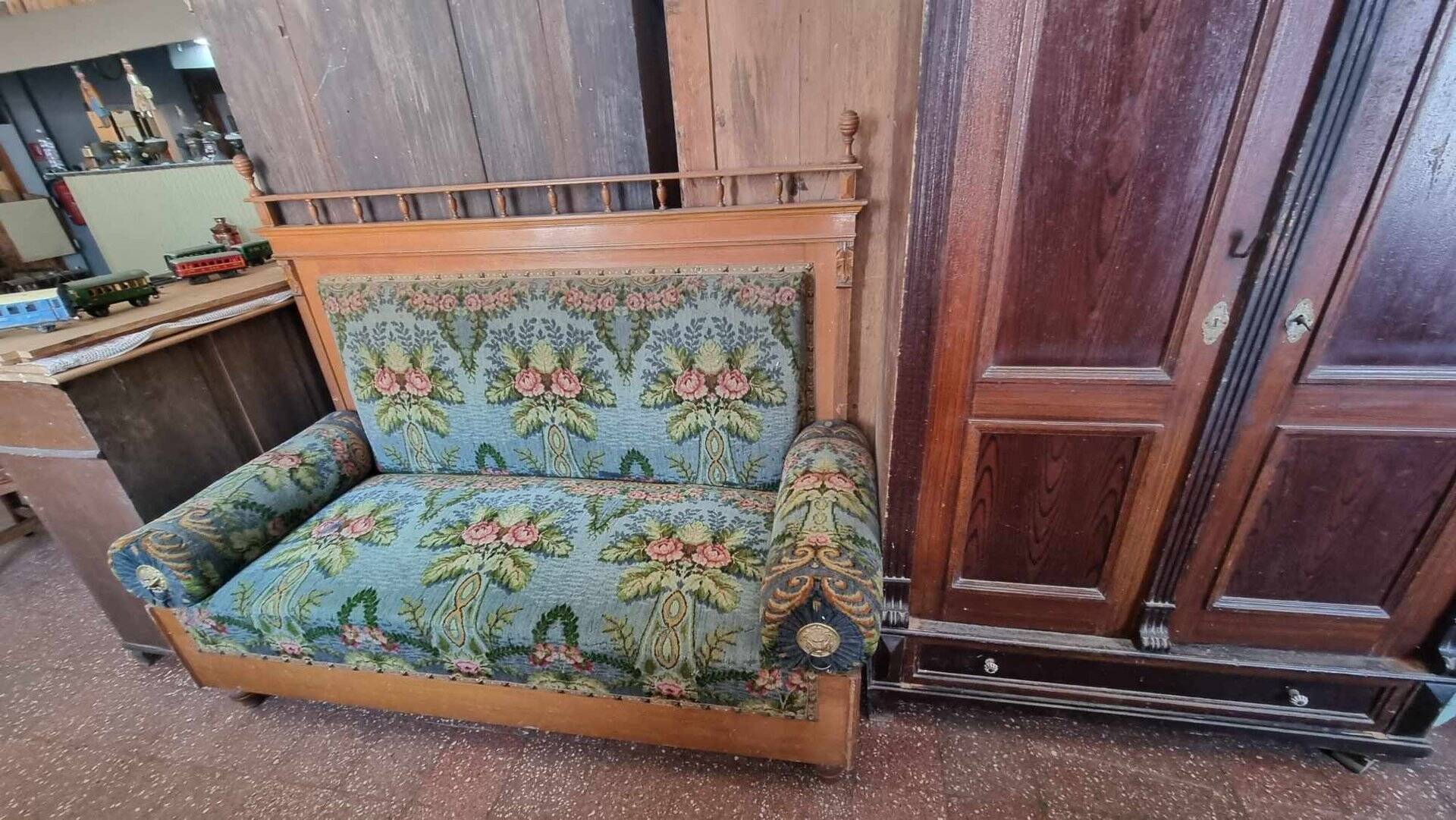 Antique Hungarian sofa, 1890s