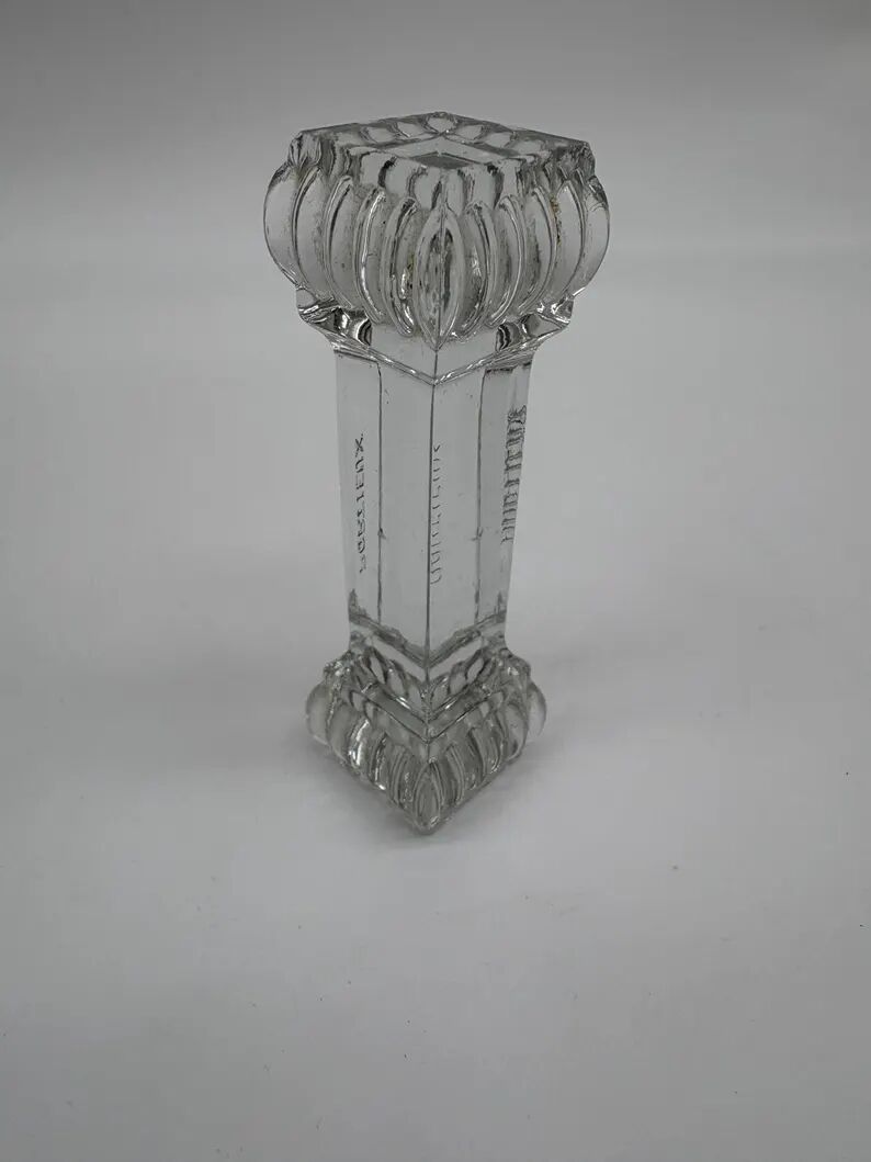 6 Portieux Art Deco knife rests in transparent moulded glass, French glassware from the 1930s.