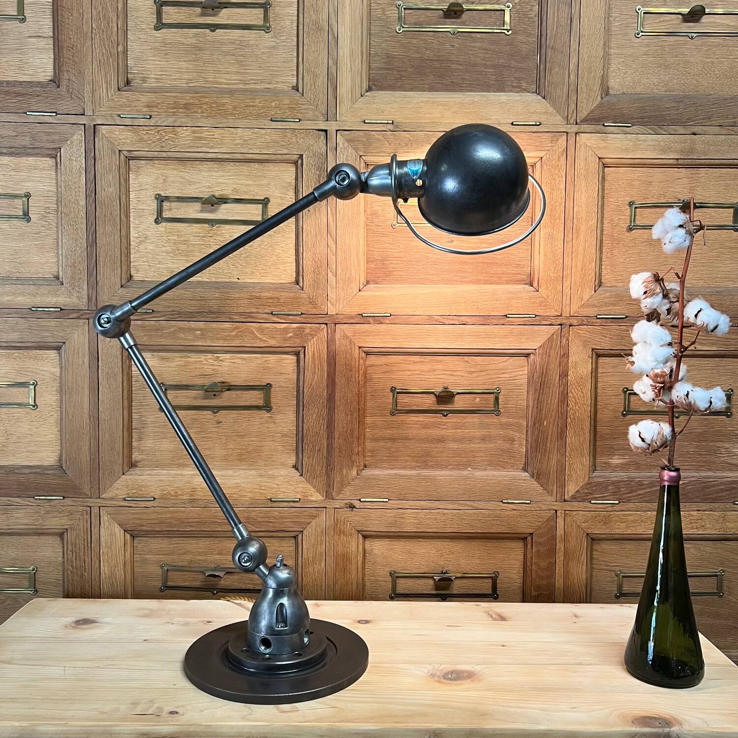 Lampe industriel  jieldé patiné