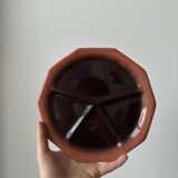 5 flat plates with compartments.