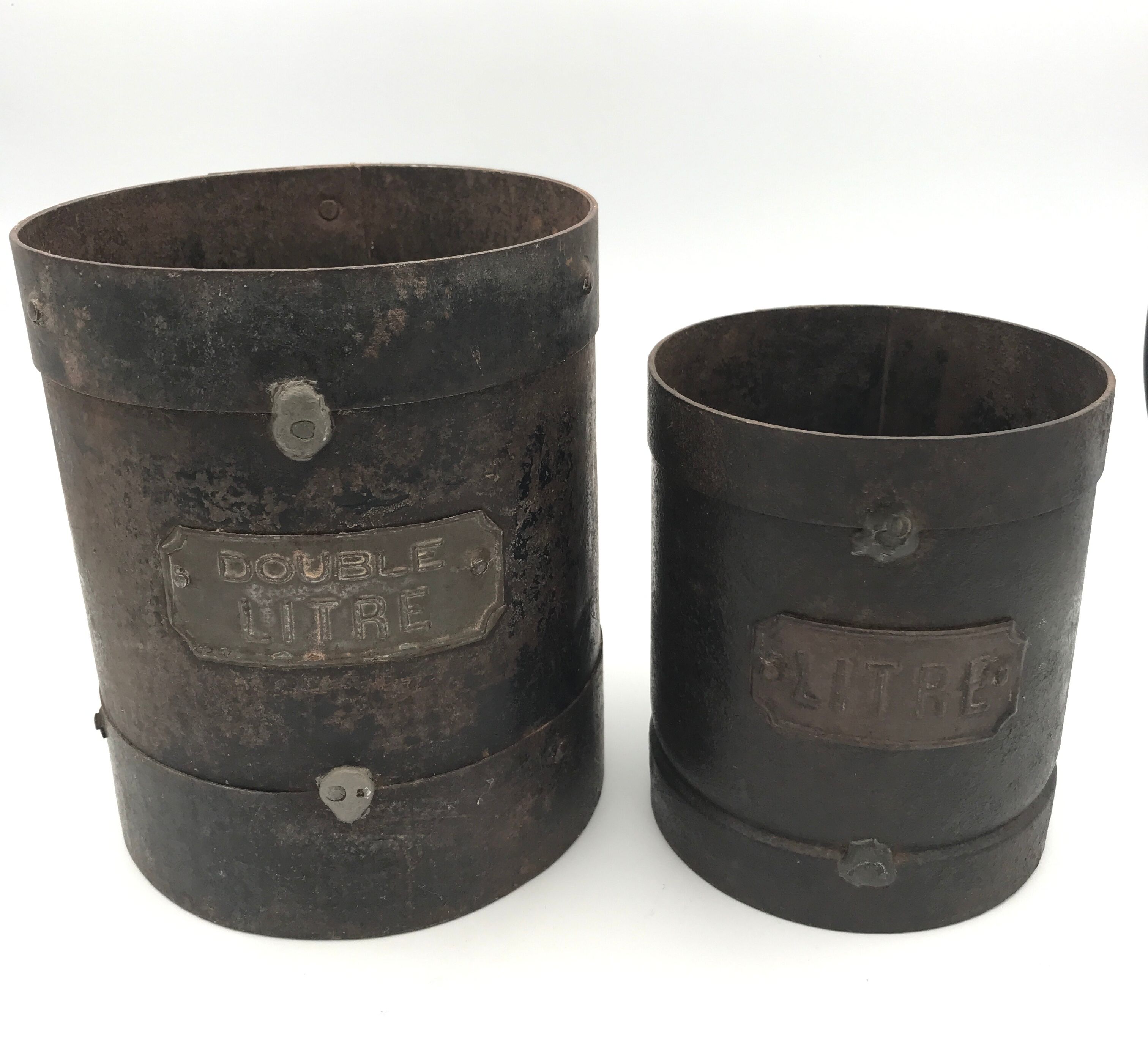 Set of 2 measures or grain pots double liter and liter in iron XlXh