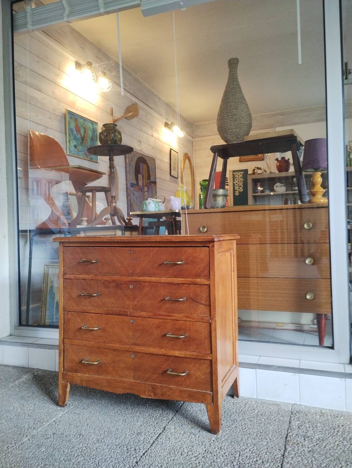 Vintage chest of drawers