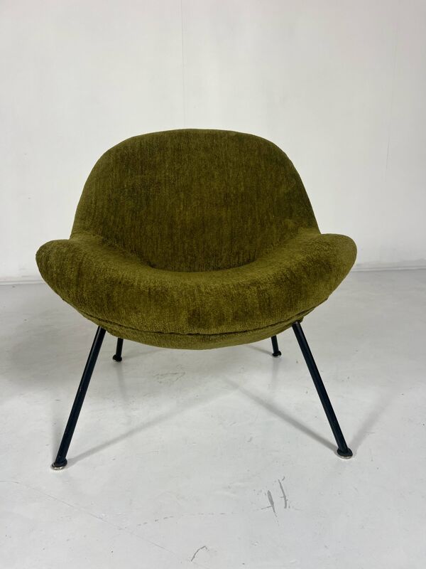 Paire de fauteuils ''Egg'' par Fritz Neth, années 1950, nouvelle tapisserie