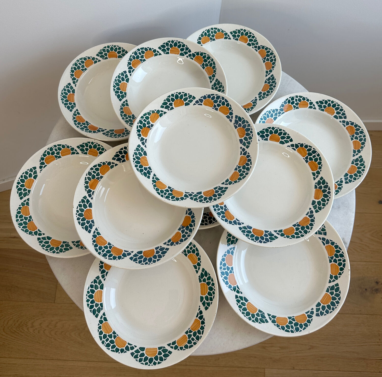 Set of hollow plates Givors France