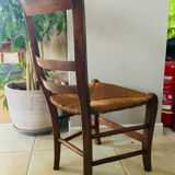 Louis Philippe straw chair from the 19th century in solid walnut, dowelled.