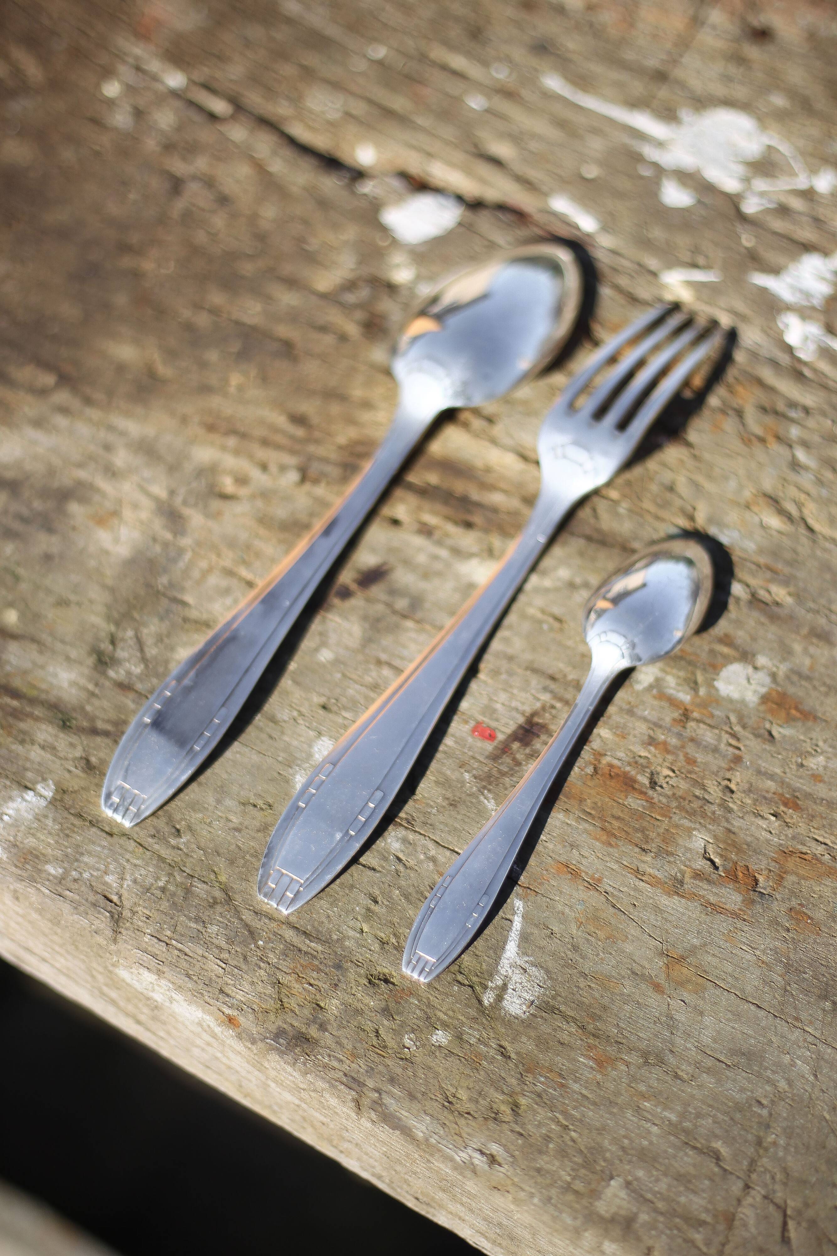 Art Deco cutlery set in box, silver-plated metal cutlery set, decorative table