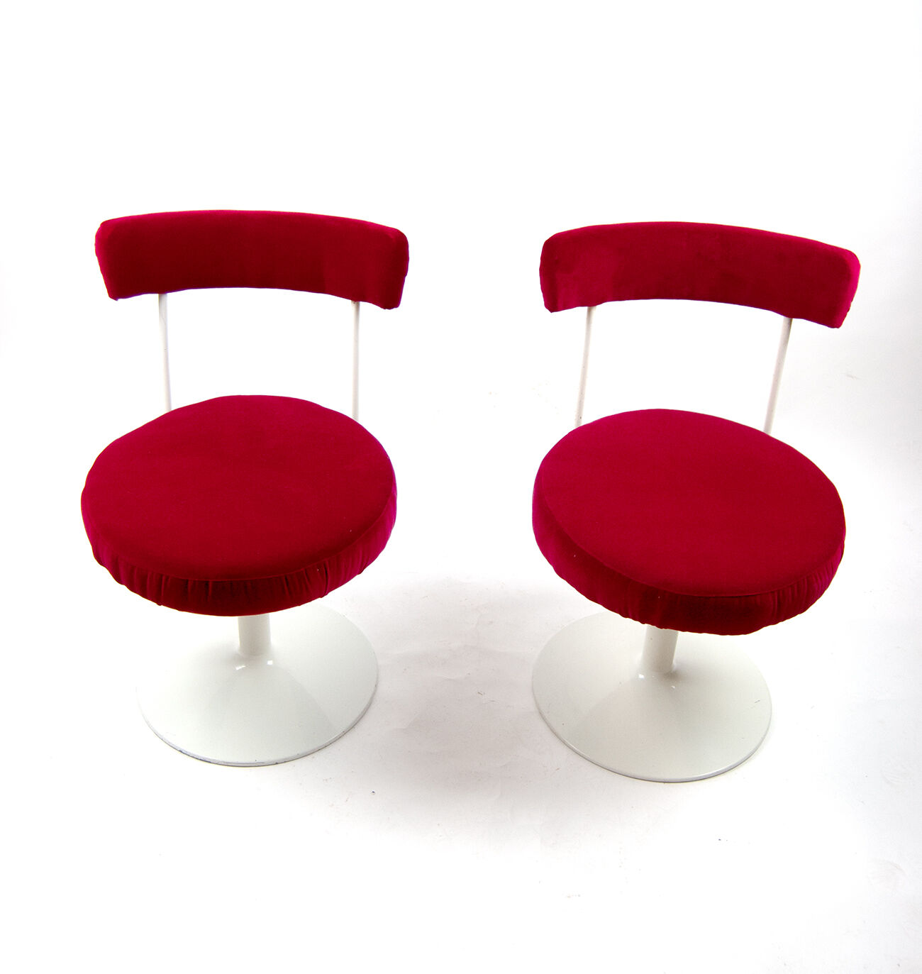 60s rotating tulip cocktail chair in red velvet